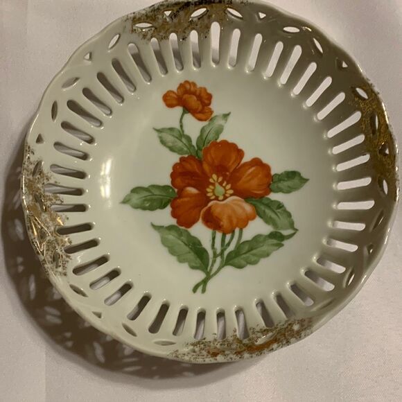 Vintage lattice work orange poppy ceramic bowl. - Picture 1 of 4